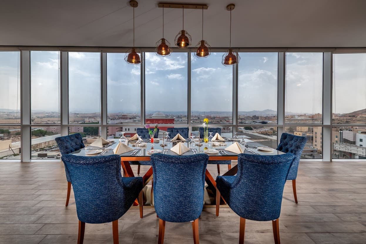 restaurant dining